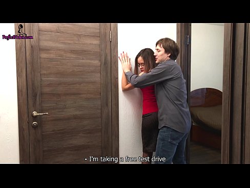 ❤️ सेक्सी रियाल्टर तिची अपार्टमेंट विकताना तिच्या मांजरीला कामुकतेने धक्का देतो आणि चुदतो - क्रेम्पाई ❌ गुदद्वारासंबंधीचा अश्लील  ❌️